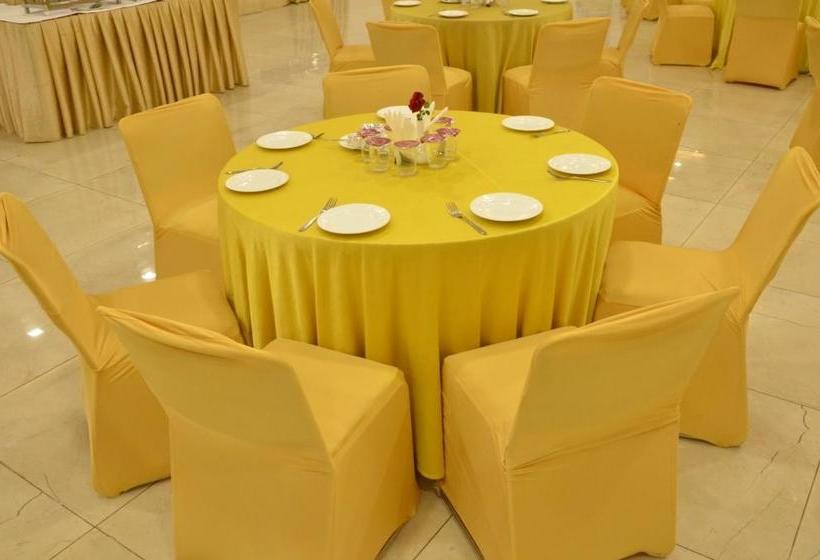 Hotel The Raj Palace 12