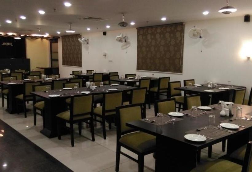 Hotel The Raj Palace 18