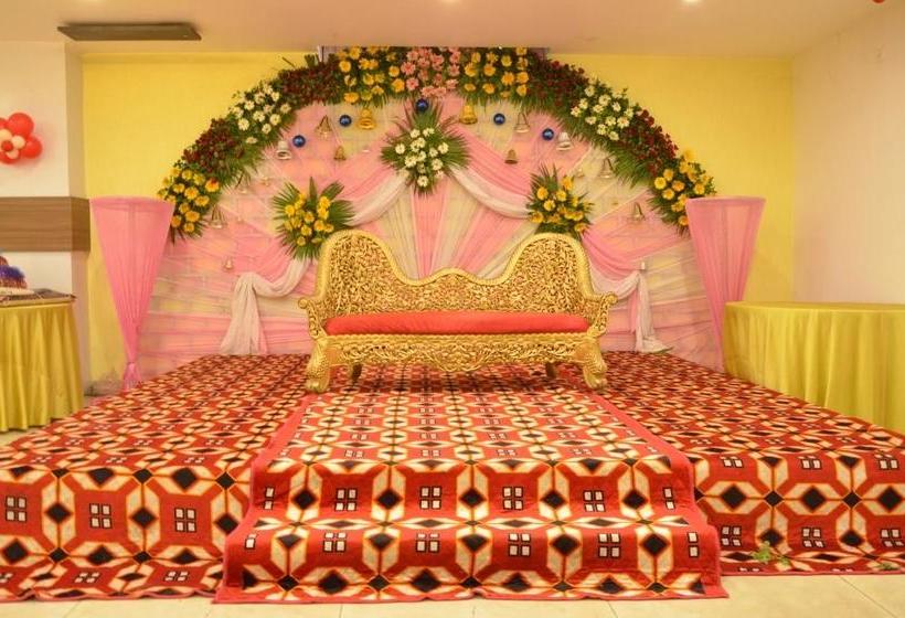 Hotel The Raj Palace 8