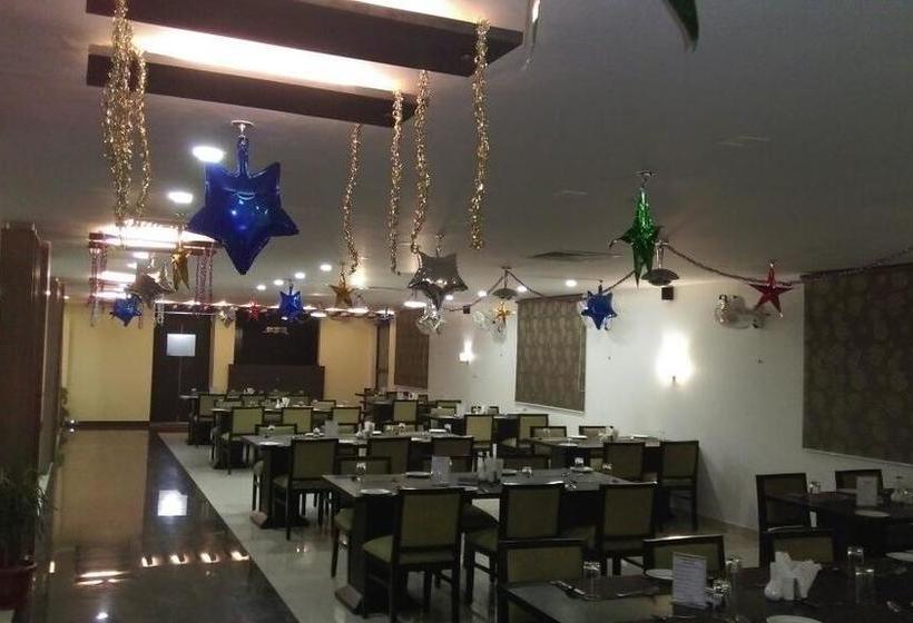 Hotel The Raj Palace 9