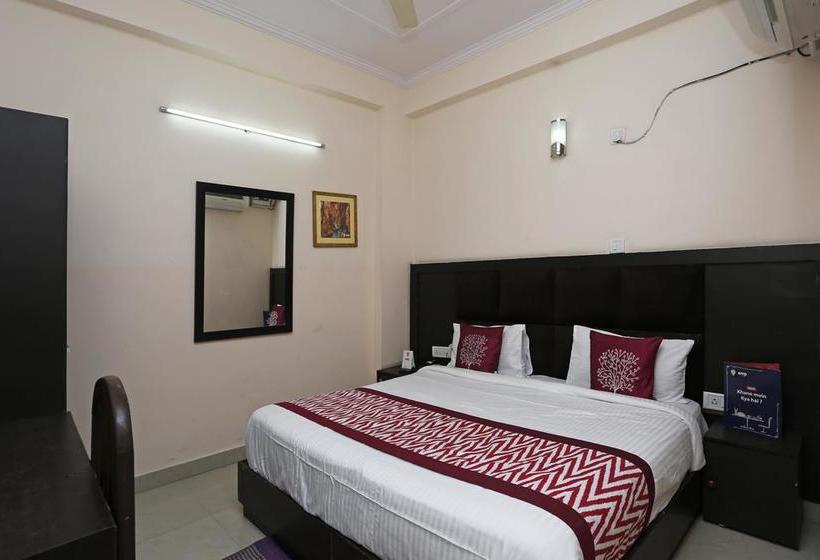 Oyo 709 Hotel Cross Winds 13