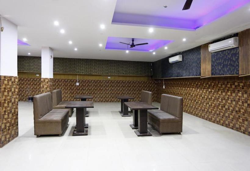 Oyo 709 Hotel Cross Winds 2