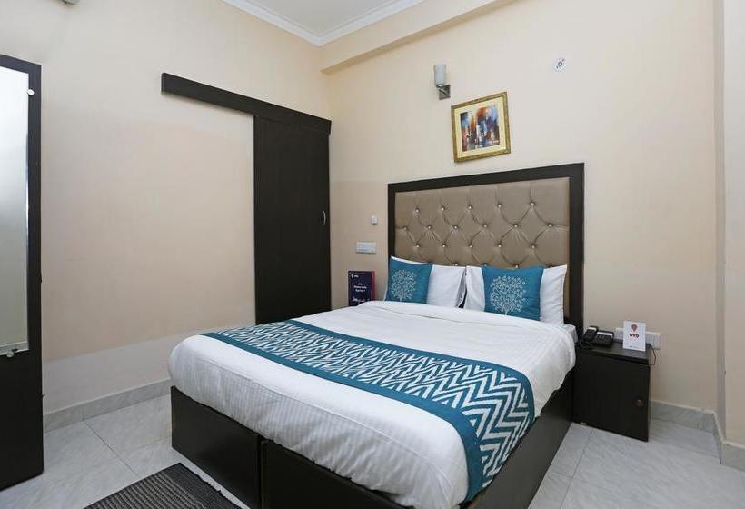 Oyo 709 Hotel Cross Winds 4