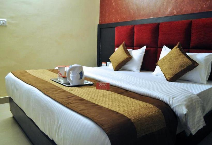 Oyo 709 Hotel Cross Winds 8