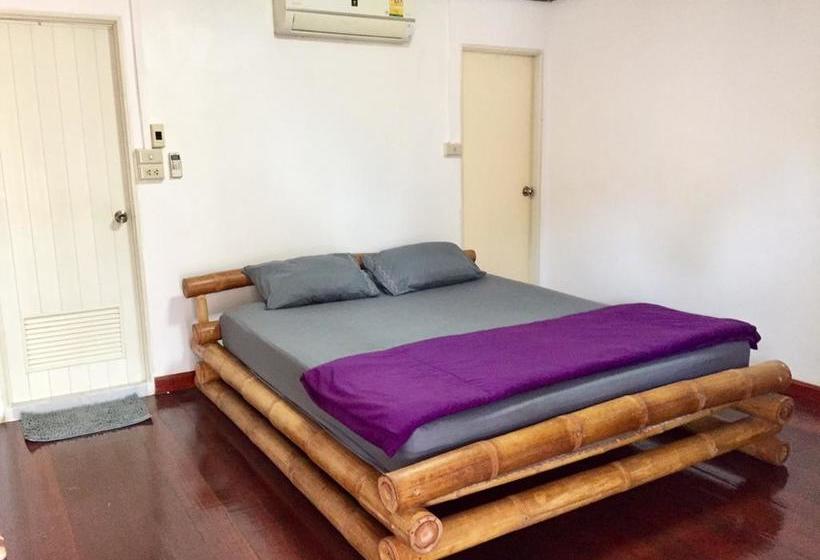 Auberge Hôtelière Happy Hippy House 1