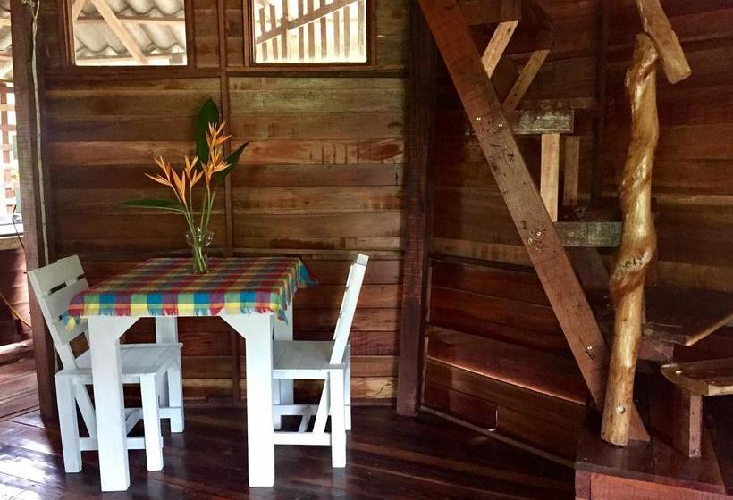 Auberge Hôtelière Happy Hippy House 11