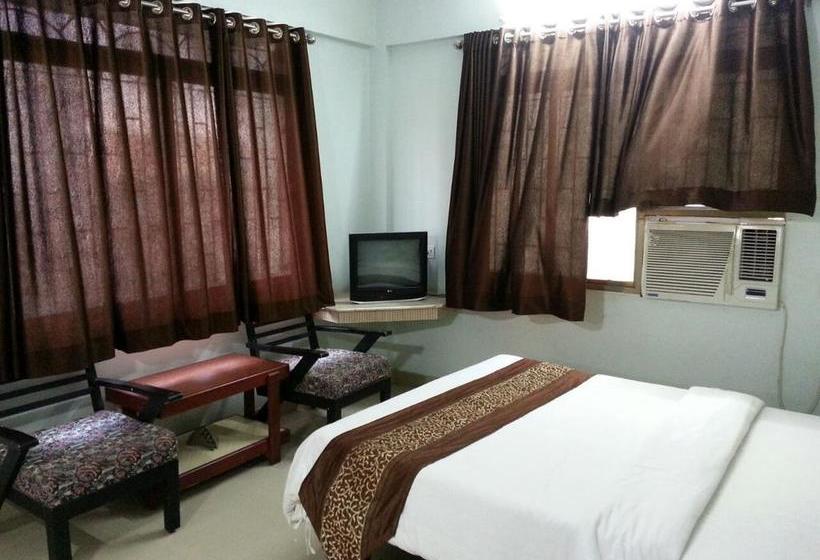 Hotel Gomti 9
