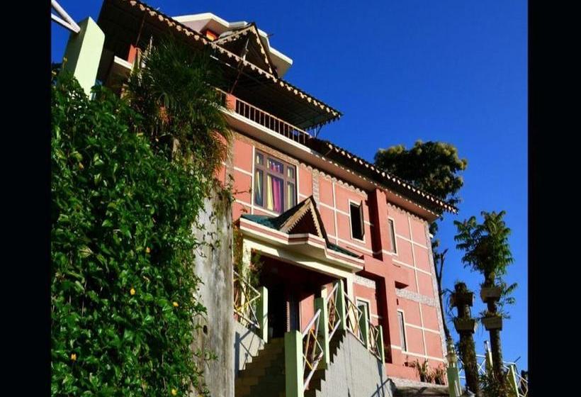 Hotel The Red Mud Chalet