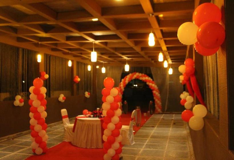 Banyan Paradise Resort 14