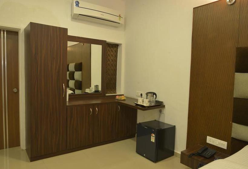 Banyan Paradise Resort 16