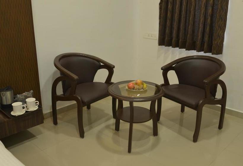 Banyan Paradise Resort 8