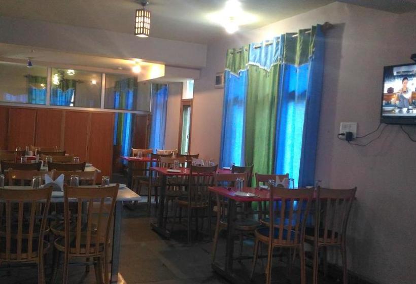 Hotel The Valerian 10