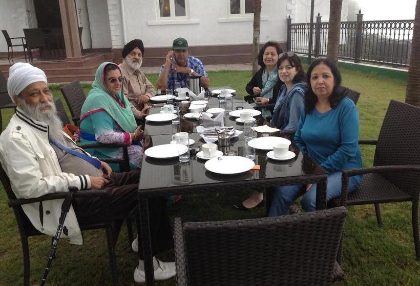 Hotel Paradise Mansion 8