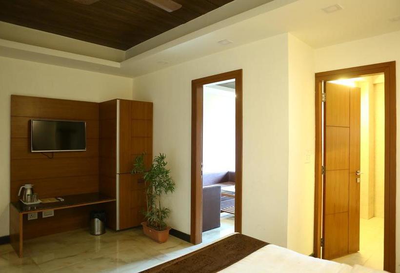 Hotel Devlok Primal 13