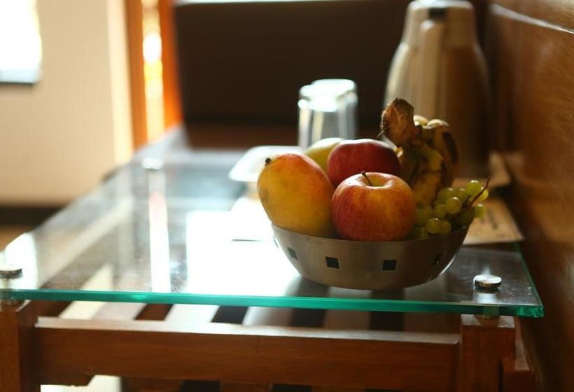 Hotel Devlok Primal 18