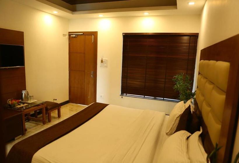 Hotel Devlok Primal 6