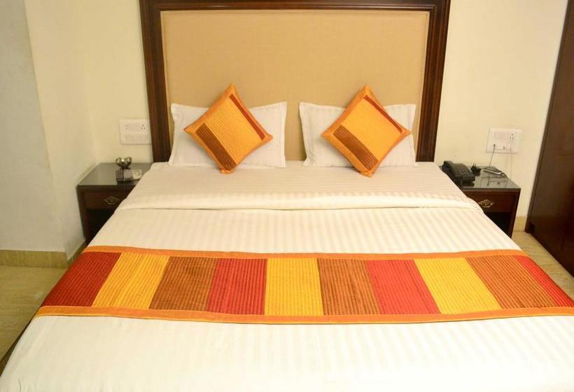 Hotel Oyo 3703 Near Dargah Bazar 11