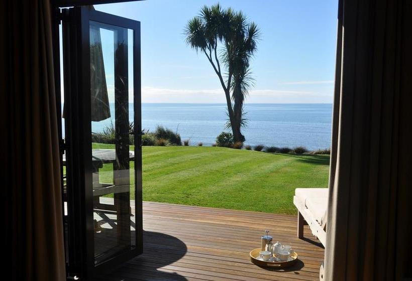 Resort Adrift In Golden Bay South Island