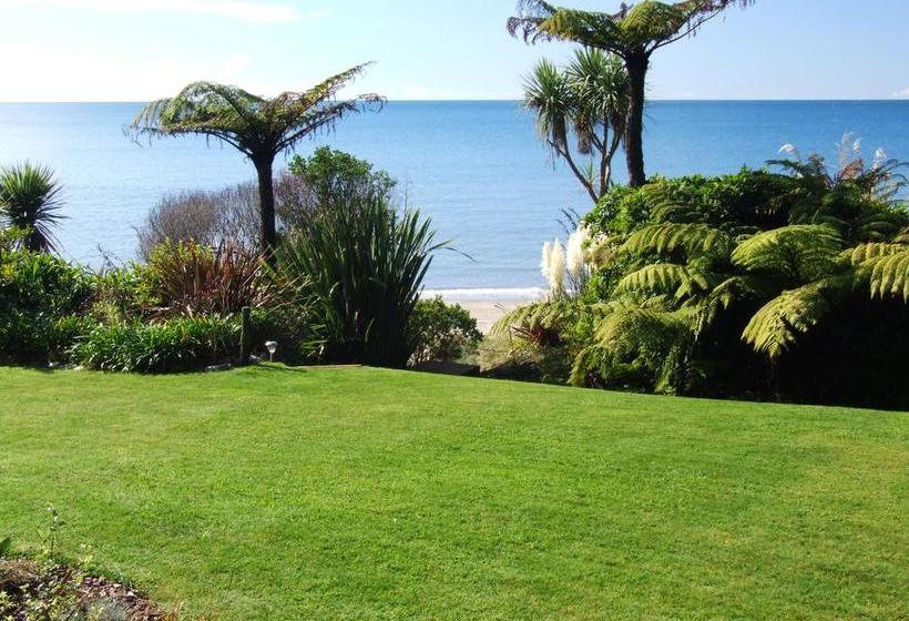 Resort Adrift In Golden Bay 11