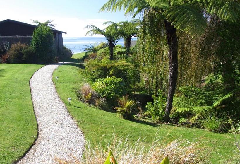 Resort Adrift In Golden Bay 12