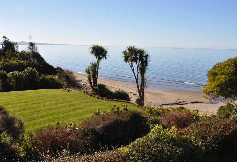 Resort Adrift In Golden Bay 3