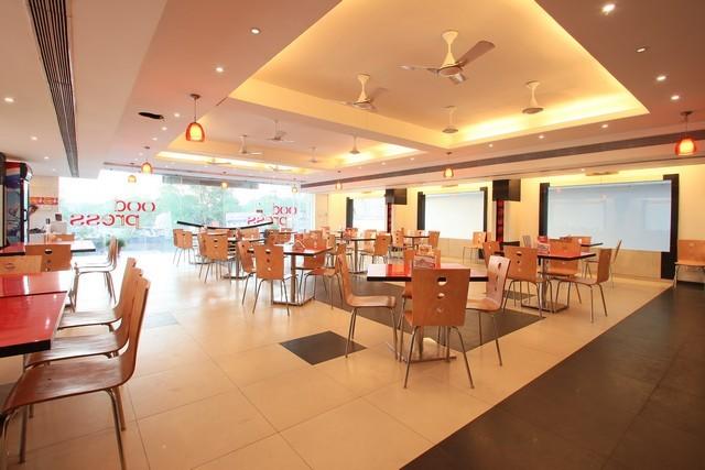 Hotel Sheela Shree Plaza 11