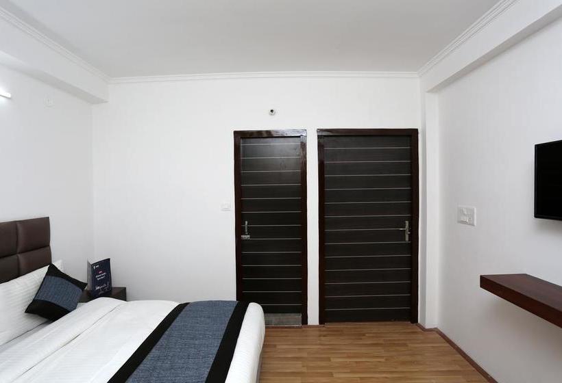 Hotel Oyo 8985 Summer King 13