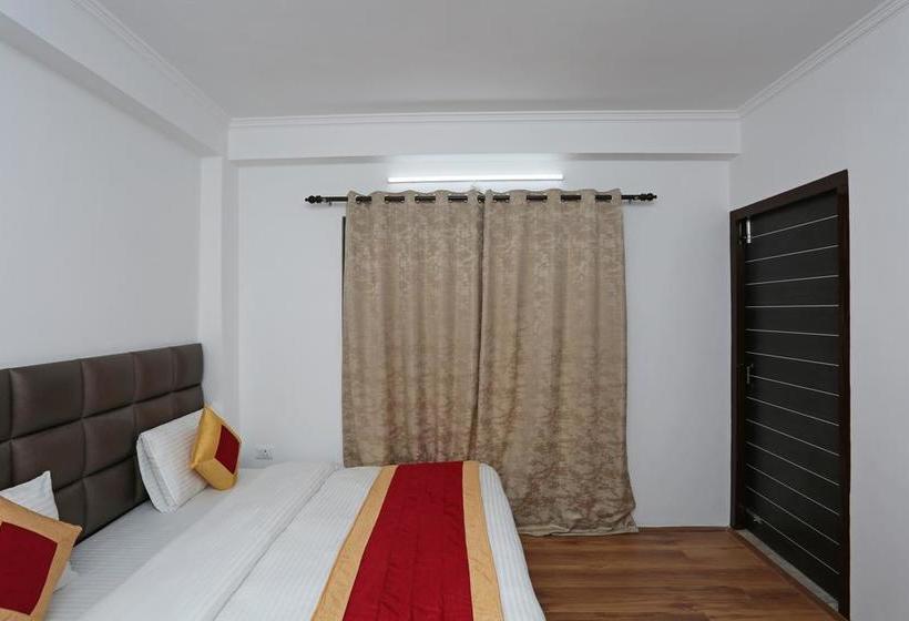 Hotel Oyo 8985 Summer King 14