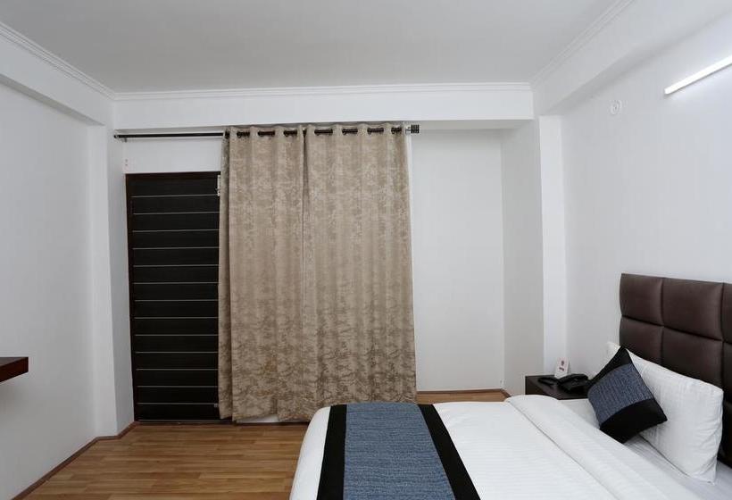 Hotel Oyo 8985 Summer King 15