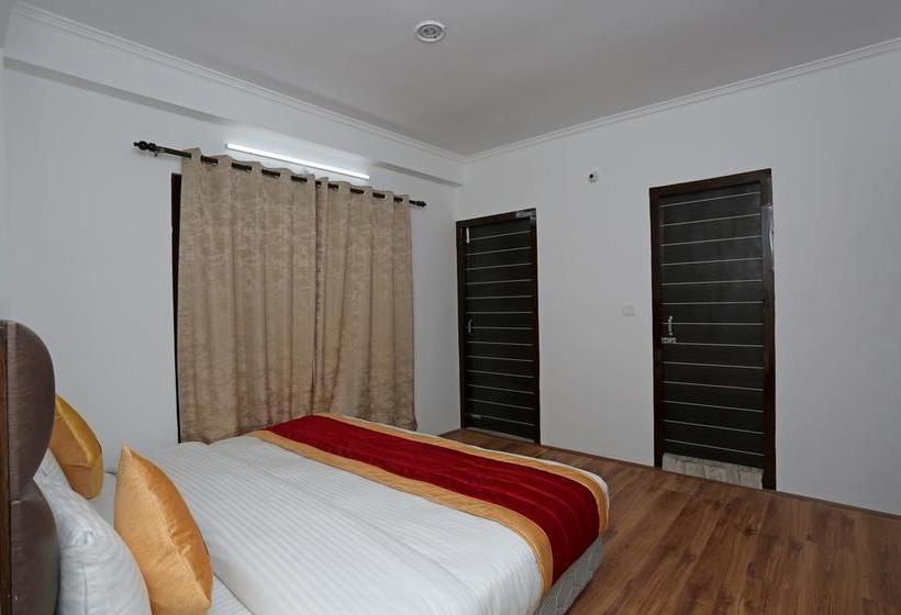 Hotel Oyo 8985 Summer King 20