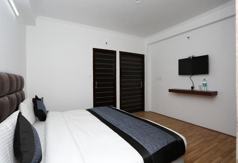 Hotel Oyo 8985 Summer King 8