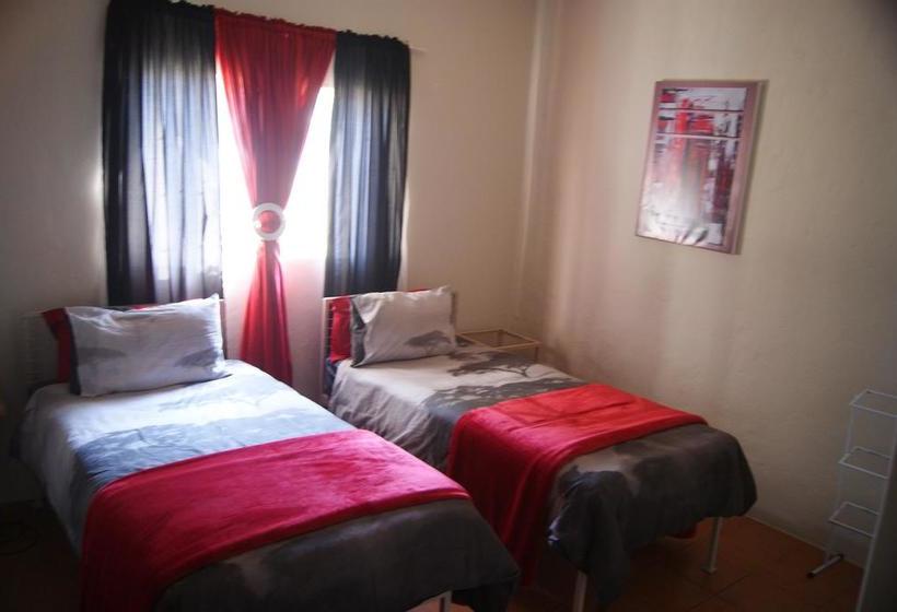 Hostel Peacevale Backpackers 12