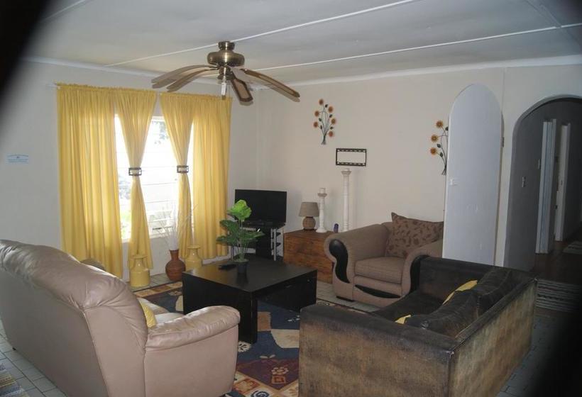 Hostel Peacevale Backpackers 17