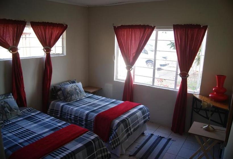 Hostel Peacevale Backpackers 4