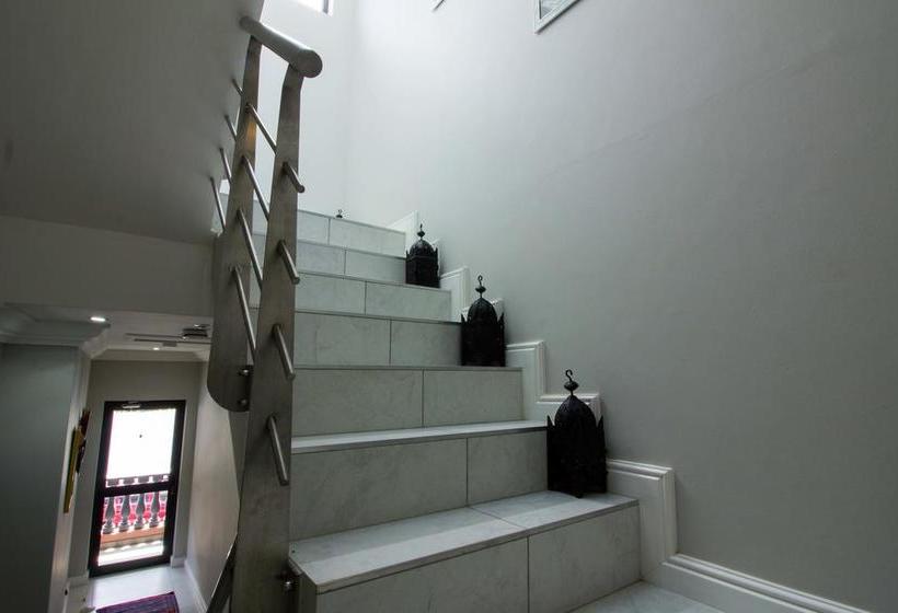 Hotel Nazari House 16