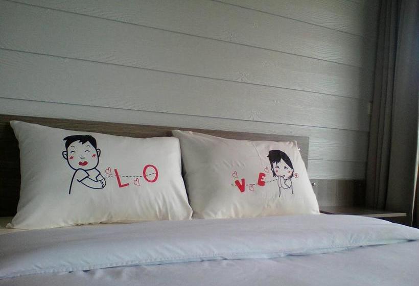 Resort Red Z Cool Mountain 14