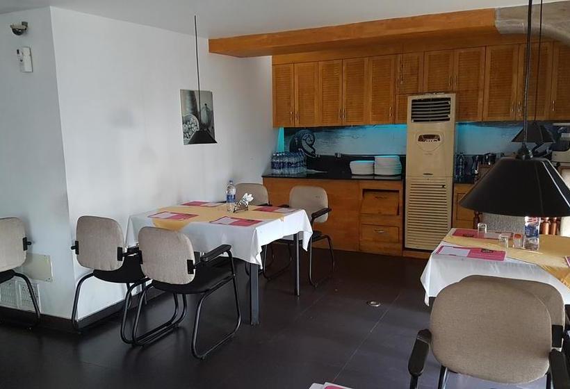 Hotel Shah International 2