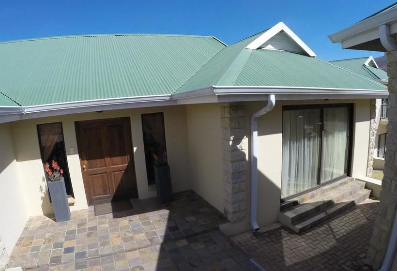 Hotel Aquila Clarens 5