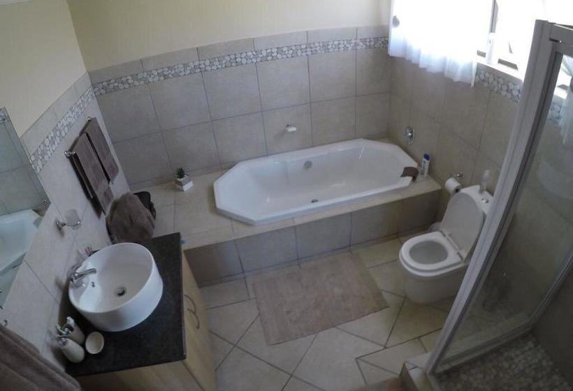 Hotel Aquila Clarens 8