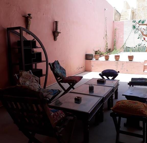 Hostel Arya Niwas 18