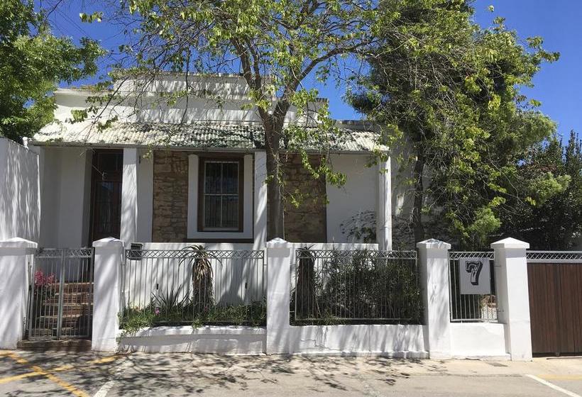 Hotel 7 Guesthouse 5