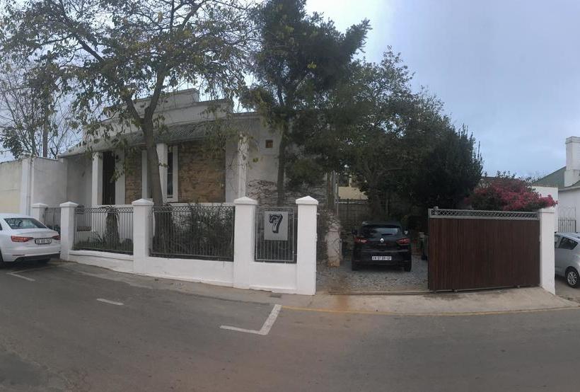 Hotel 7 Guesthouse 6