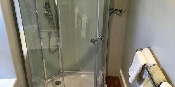 Hotel 7 Guesthouse 8