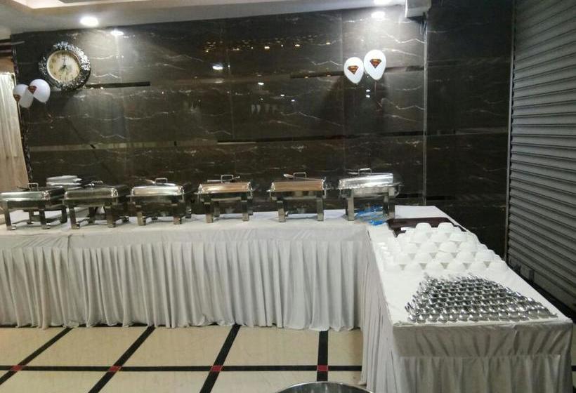 Hotel The Majestic 8