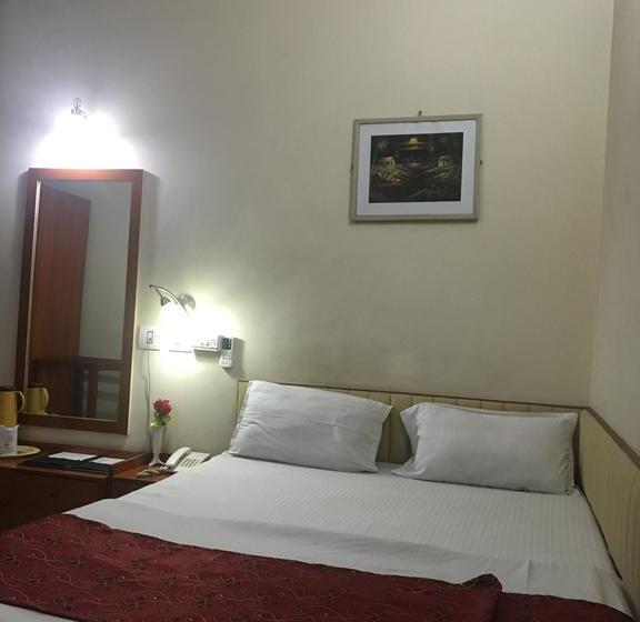 Hotel Ambassador Retreat 10