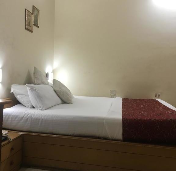 Hotel Ambassador Retreat 14