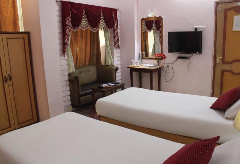 Hotel Ambassador Retreat 2