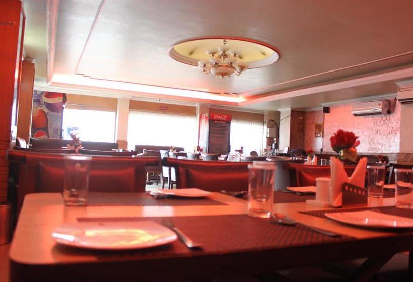 Hotel Ambassador Retreat 6