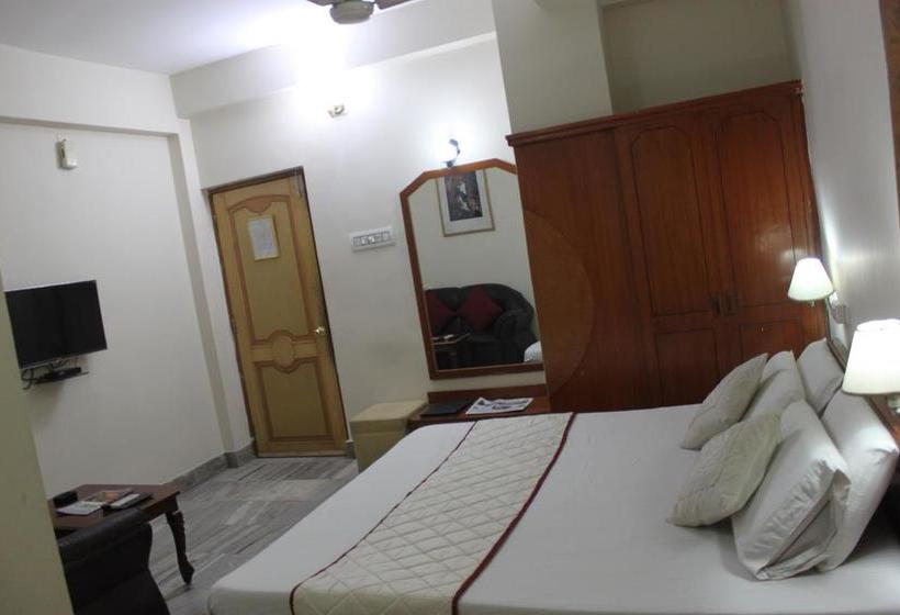 Hotel Ambassador Retreat 7