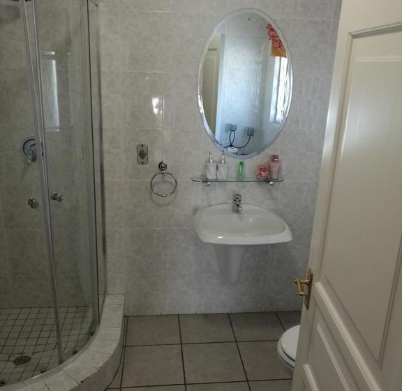 Bed & Breakfast Feel At Home 13